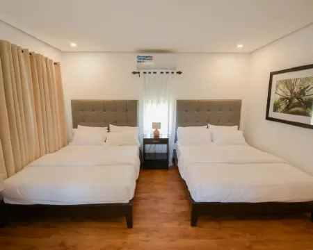 Lucia’s Bed and Breakfast Resort Hotels in Silang