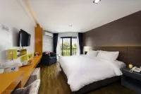 The Loft Seaside Sriracha Hotel Hotel di Si Racha