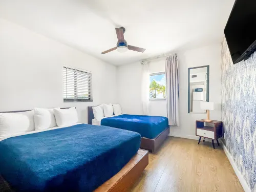 Del Mar - Motels
