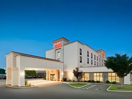 Hampton Inn Petersburg-Southpark Mall Отели в г. Еттрик