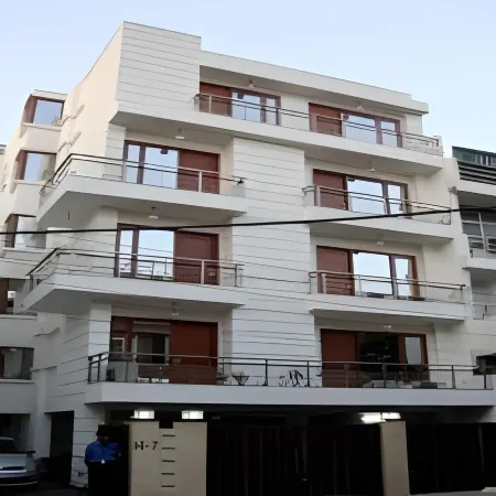 Skylink Suites Bed & Breakfast Отели рядом с достопримечательностью «Стадион «Тхягарай»»