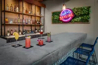 Holiday Inn Express & Suites AUSTIN DOWNTOWN - UNIVERSITY by IHG - bar