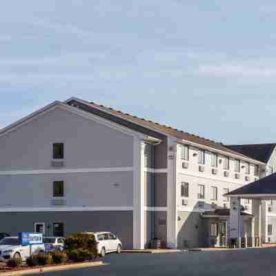 Baymont by Wyndham Anderson Hotel Exterior