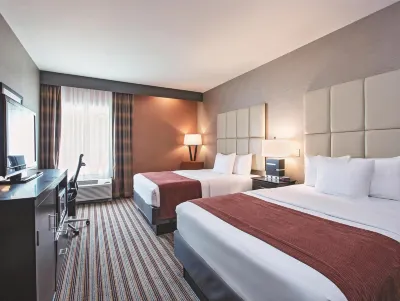 La Quinta Inn & Suites by Wyndham Harrisburg-Hershey Hotels near Hollywood Casino at Penn National Race Course