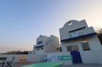 Ganghwa Island Eunha Santorini Pool Villa Pension