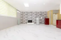 Boryeong Beach Palace Pension Hotel a Boryeong-si