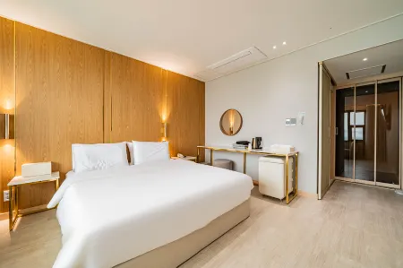 Busan Myeongji Hotel Jade Отели рядом с достопримечательностью «Yishu Island Migratory Park»