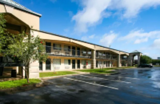 Days Inn by Wyndham Foley