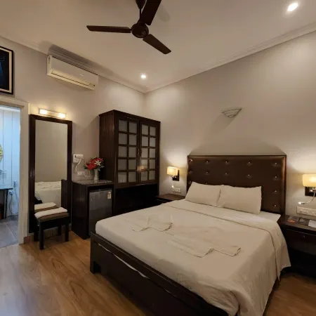 Crown Villa Vagator