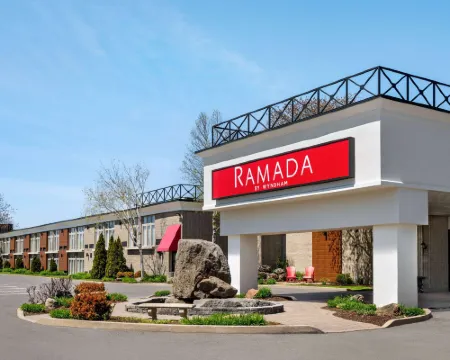 Ramada by Wyndham Cornwall Hoteles en Cornwall