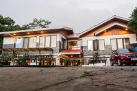 Sparrow Cherry Resort 2 Min Walk to MG Marg Hotels in 