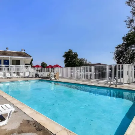 Super 8 by Wyndham Livermore