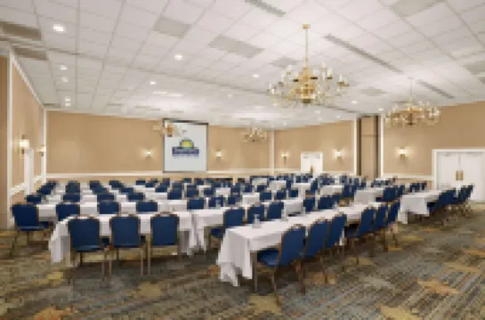 Days Inn by Wyndham Penn State