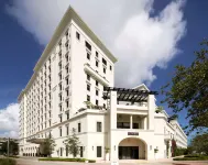 THesis Hotel Miami Coral Gables, Curio Collection by Hilton - موقف سيارات