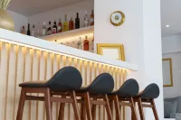 Gallery Central Piraeus Port - ที่มีบาร์
