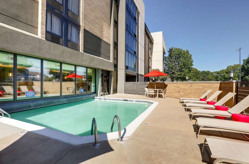 Drury Inn & Suites Charlotte University Place photo 2