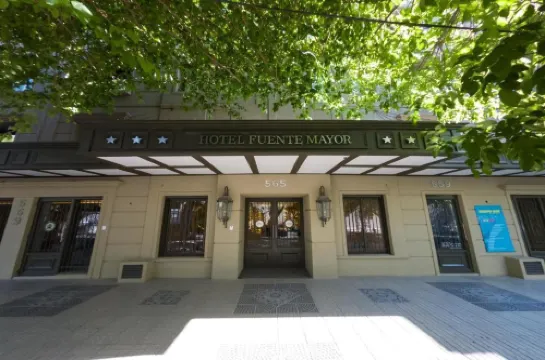 門多查城市福恩特馬約爾酒店