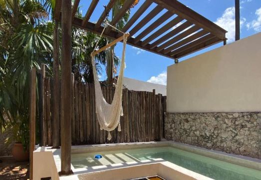 호텔 수영장 시설