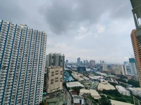 1Br Condotel with Balcony at SM Light Residences #LT04 Отели рядом с достопримечательностью «Lee Gardens»