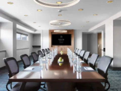 Delta Hotels Woodbridge Hotels in Iselin