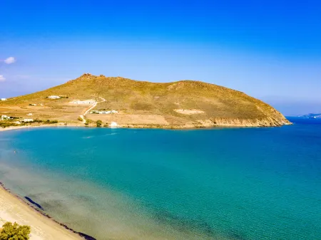 Sanders Paros Gardens - Airy 1-Bdr Apt w Patio