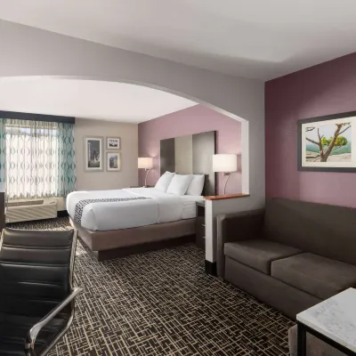 La Quinta Inn & Suites by Wyndham Snellville-Stone Mountain Hotels near Harbins Park
