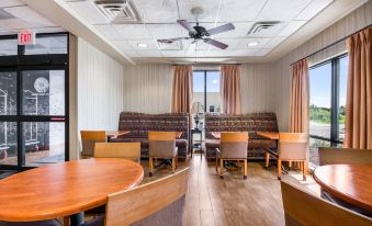Hampton Inn by Hilton Derby Wichita Southeast