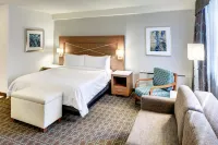 DoubleTree by Hilton Hotel Milwaukee Downtown