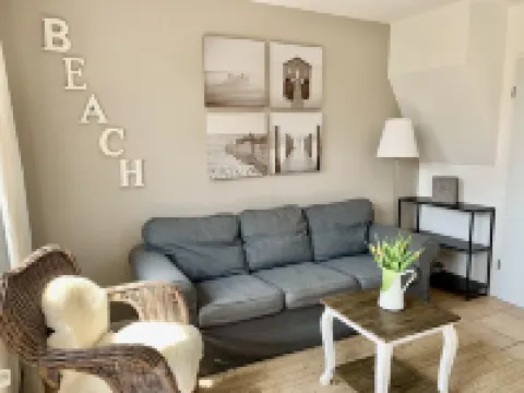 150m to the beach with private beach chair, south-facing garden, WLAN, SAUNA, barbecue, handcart Hotels in Schonberger Strand