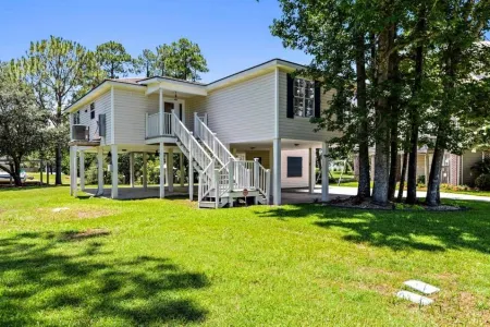 Waterfront Pass Christian Home w/ Bay Access!