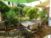 Appart F3, 75m2  on the ground floor with private access, assigned parking space