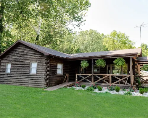 Private newly remodeled cabin on 10 acres next to the tiffin river Hotels in Fulton County
