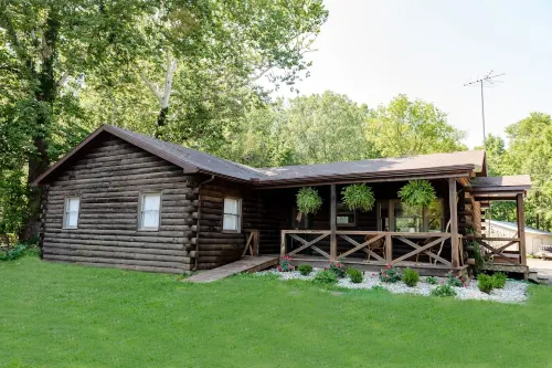 Private newly remodeled cabin on 10 acres next to the tiffin river