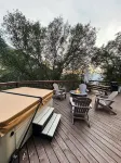 Little Bear Cottage Private,Luxury Getaway!SPA! FIRE PIT! 3 MLS FROM SNP