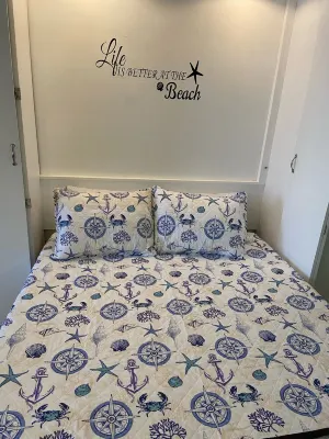 Oceanfront Studio - “also can’t get closer to the beach” View, comfy and clean!