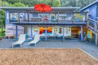 Riverfront cottage w/ hot tub, lush gardens, privacy & river access, pets ok!