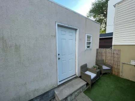 Cozy studio with 1 bedroom, 15 mins away from NYC Отели в г. Юнион-Сити