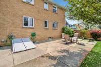 Quiet suburban home 10 minutes from airport/25 min from Niagara Falls Hotel a Depew