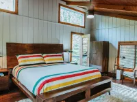 Enjoy the peace & quiet of beautiful Nashville, Indiana. Hotels in Brown County