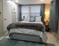 SPARKLING CLEAN - BRAND NEW! Beachside apartment - Beach Passes Included!