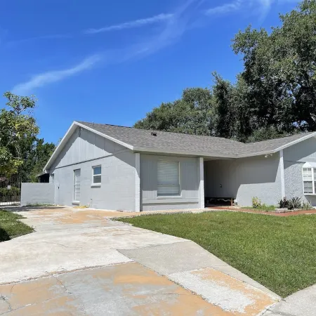 Newly Renovated 4 Bedroom Pool House