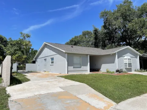 Newly Renovated 4 Bedroom Pool House