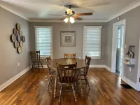 Charming 3-bedroom house in delightful Advance with AC, WiFi Hotels in Stoddard County