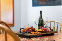 Flag Springs House - only 20 minutes from Branson - 4-Star