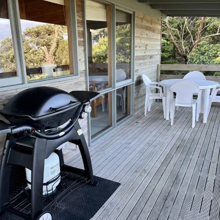 Perfect Waterfront Escape in Marlo | Balcony Views & Nature All Around