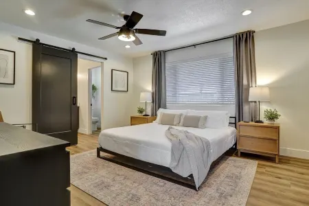 Prescott Retreat - views & minutes to Whiskey Row Отели в г. Явапаи