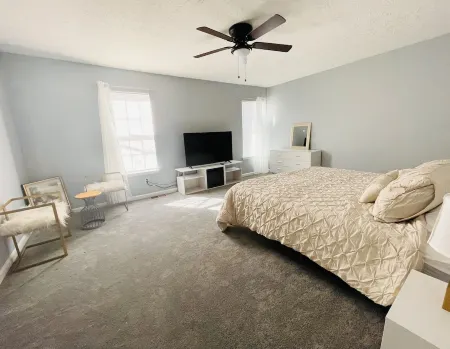 Casa Vostra  Beautiful Townhouse with 1 BR near Truist Park and Cumberland Mall Отели в г. Смирна