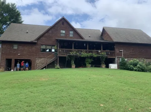 Fabulous Lakeview home with stone fireplace located in Springville / Buchanan