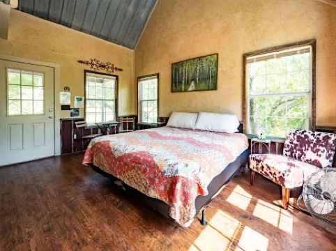 Cozy Rustic Cabins for Self or Family Retreat