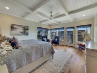 Stunning Lakeview Home with 5 Bedrooms and 6k SqFt of Modern, High-End Amenities Hotels in Charlevoix